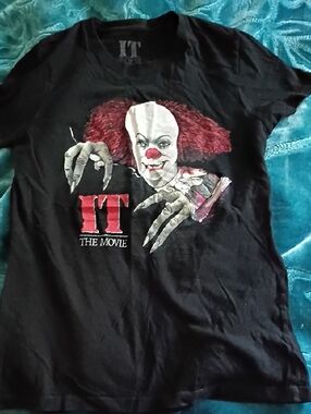 It T-shirt Free With Bundle